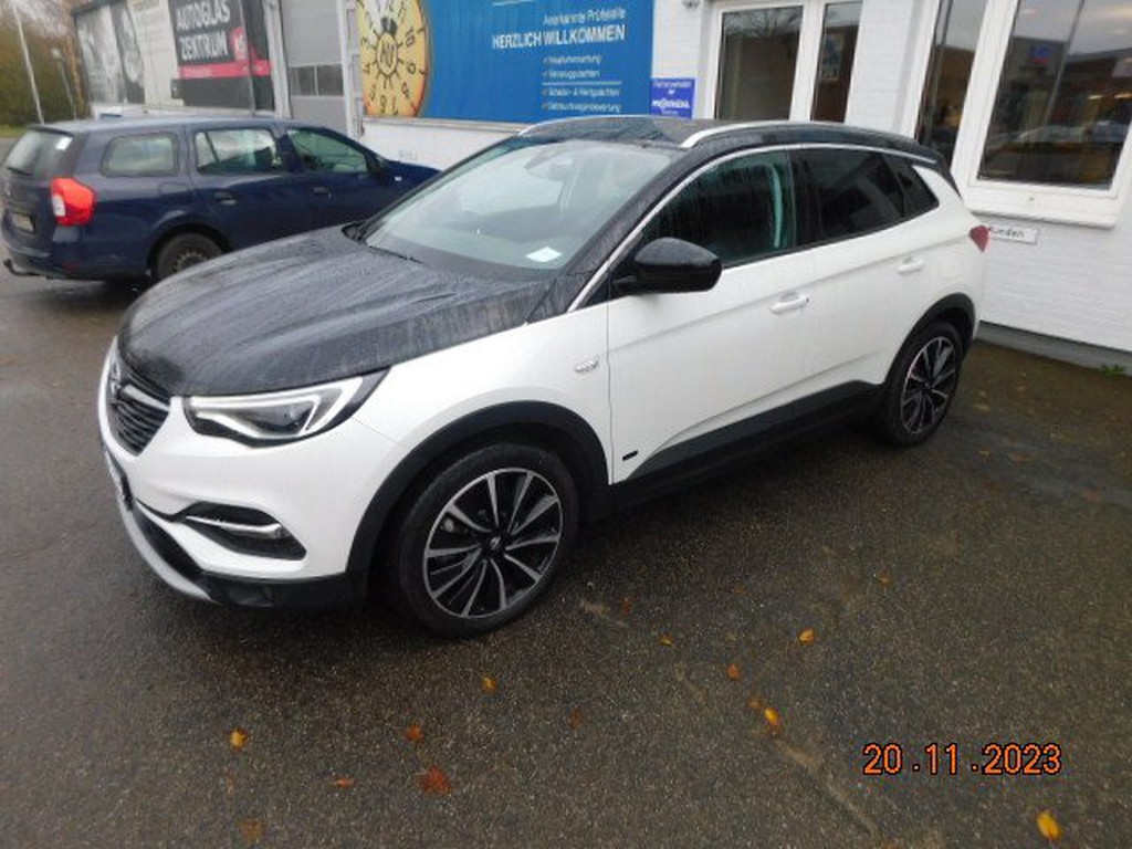 Opel Grandland X 1.6 Turbo Hybrid4 Ultimate