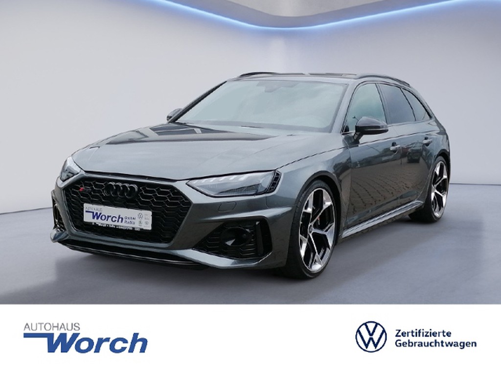 Audi RS4 competition Schalensitz 290km h