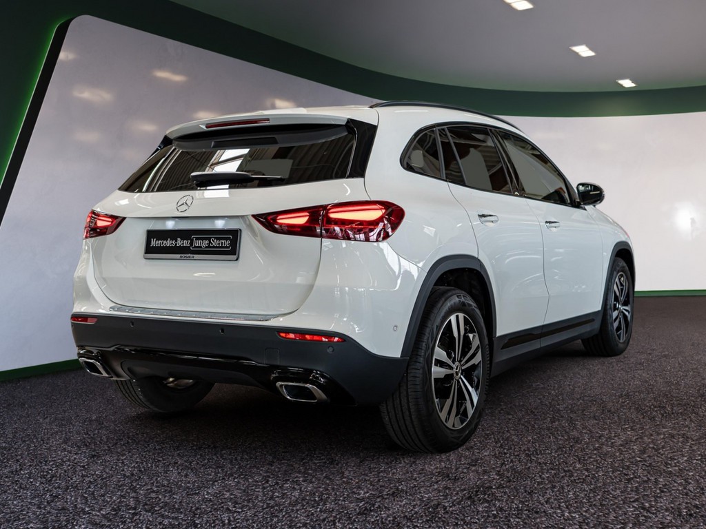 Mercedes-Benz GLA 180 Progressive Advanced Plus