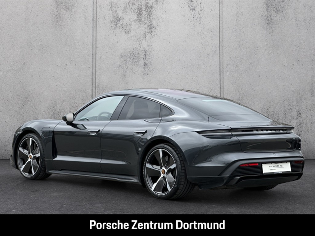 Porsche Taycan Turbo S Burmester