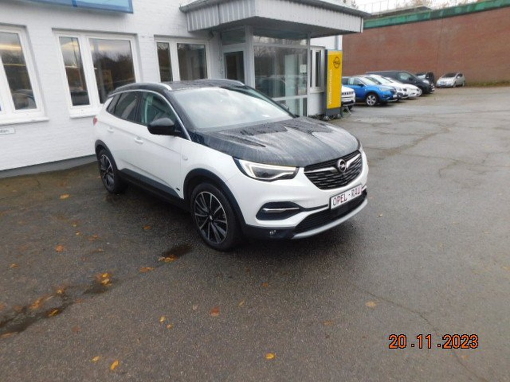 Opel Grandland X 1.6 Turbo Hybrid4 Ultimate