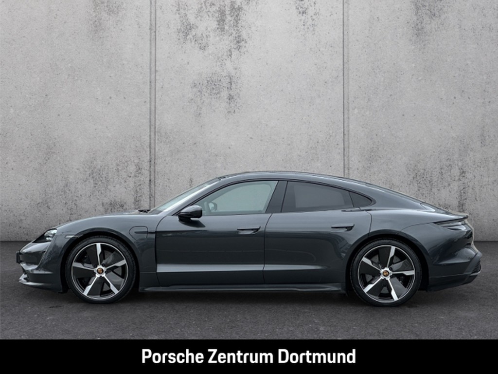 Porsche Taycan Turbo S Burmester