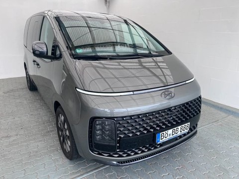 Hyundai Staria Signature Signature
