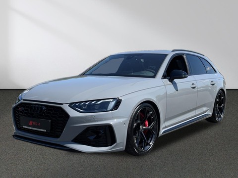 Audi RS4 Avant competition plus 290km h