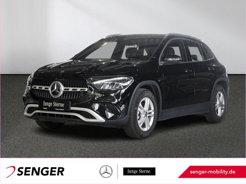 Mercedes-Benz GLA 200 MBUX
