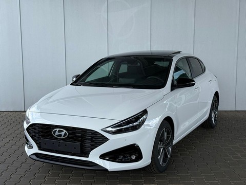 Hyundai i30 1.5 Fastback - GO Plus TGDI 48V Panodach Sitz & Lenkr Heiz Alu17