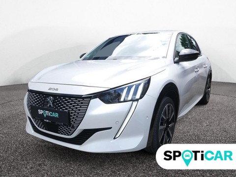 Peugeot e-208 GT 136