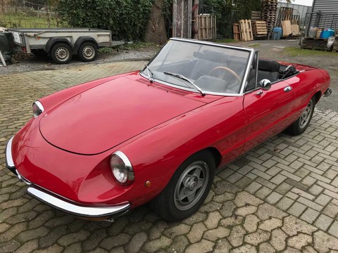 Alfa Romeo Spider 1750 Fastback