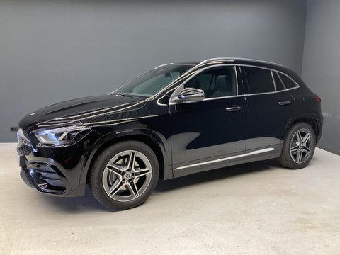 Mercedes-Benz GLA 200 MBUX AMG Sportausp