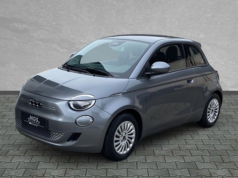 Fiat 500E Action