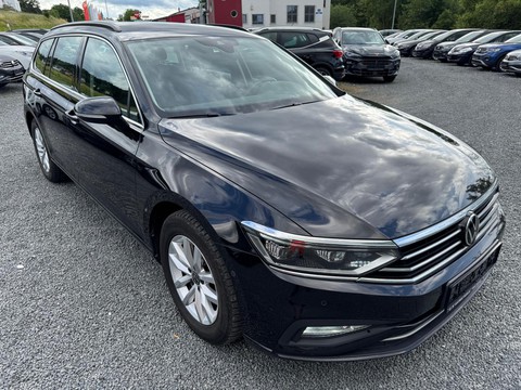 Volkswagen Passat Variant 2.0 TDI BUSINESS PDCHI VO LIGHT SIDE