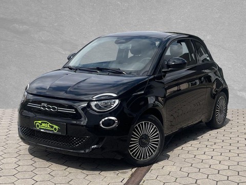 Fiat 500E Action
