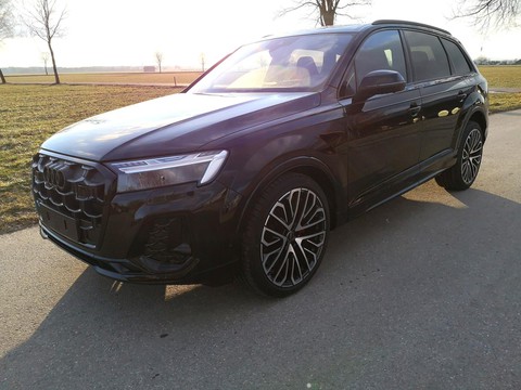 Audi Q7 50TDI Quattro S-Line Head